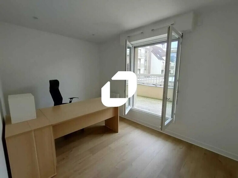 Bureau dans Viroflay à louer - Photo de l’immeuble – Image 2 sur 6