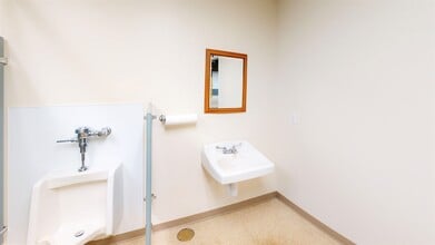 66-68 S Broad St, Westfield, MA à louer Photo intérieure– Image 1 sur 14