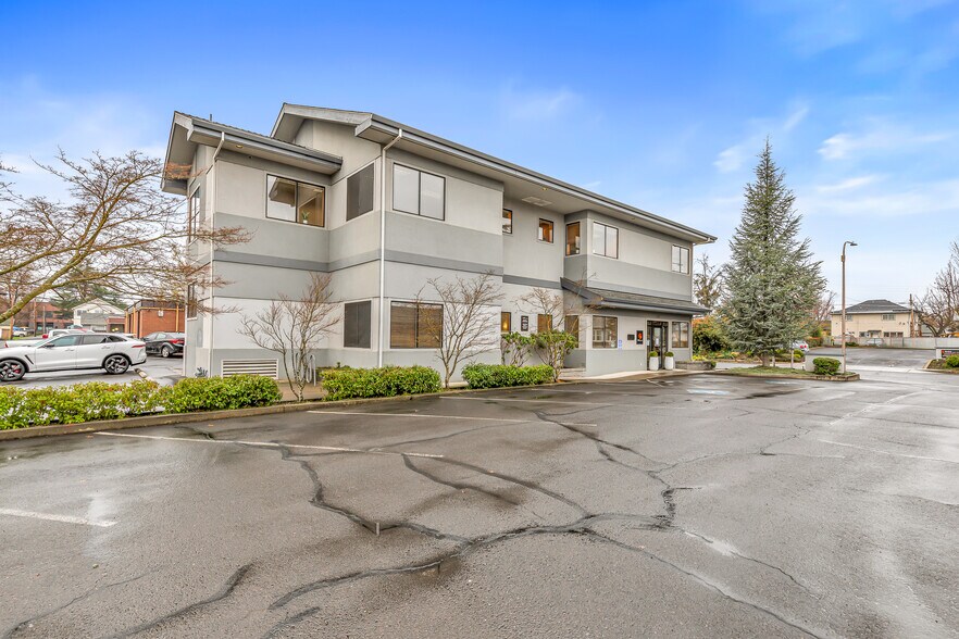 23 Newtown St, Medford, OR à louer - Photo de l’immeuble – Image 3 sur 5