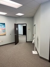 26110 Emery Rd, Warrensville Heights, OH à louer Photo intérieure– Image 1 sur 3