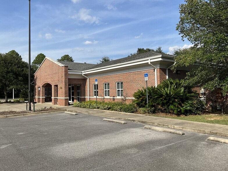 5784 Chumuckla Hwy, Pace, FL à louer - Photo de l’immeuble – Image 3 sur 4