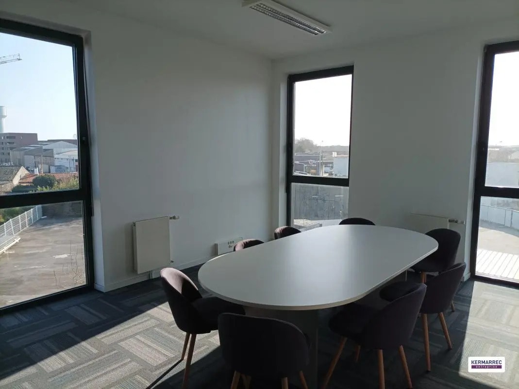 Bureau dans Saint-Sébastien-sur-Loire à vendre Photo de l’immeuble– Image 1 sur 10