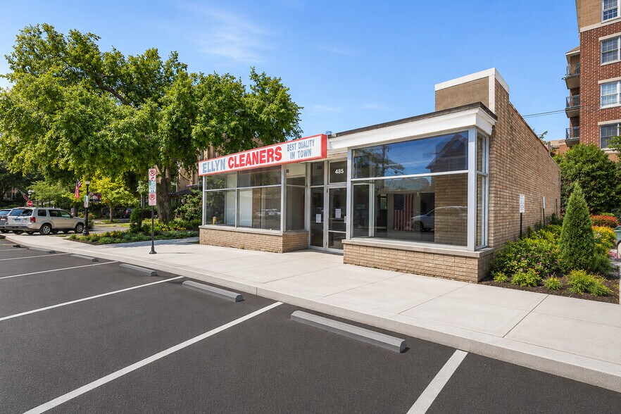 485 Forest Ave, Glen Ellyn, IL à louer - Photo de l’immeuble – Image 2 sur 16