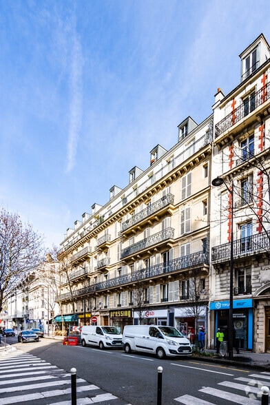12 Rue Des Batignolles, Paris à louer - Photo de l’immeuble – Image 3 sur 14