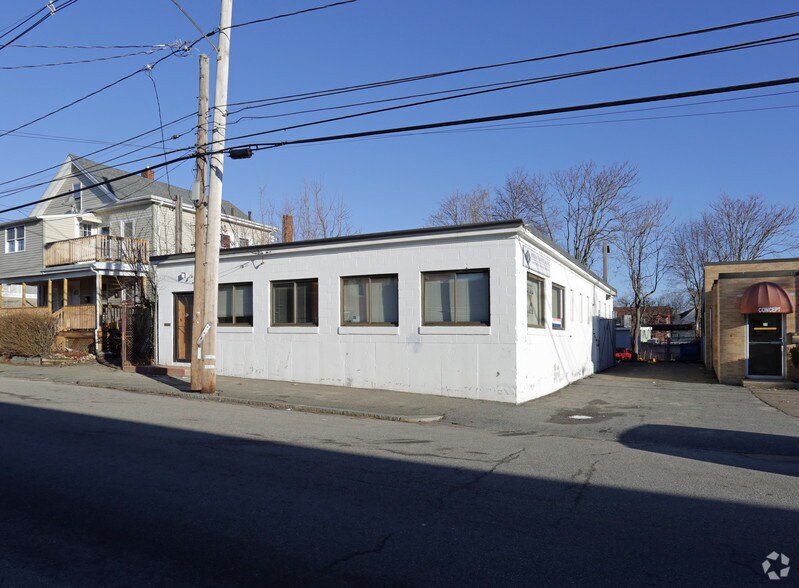 83 Felton St, Waltham, MA à louer - Photo principale – Image 1 sur 1