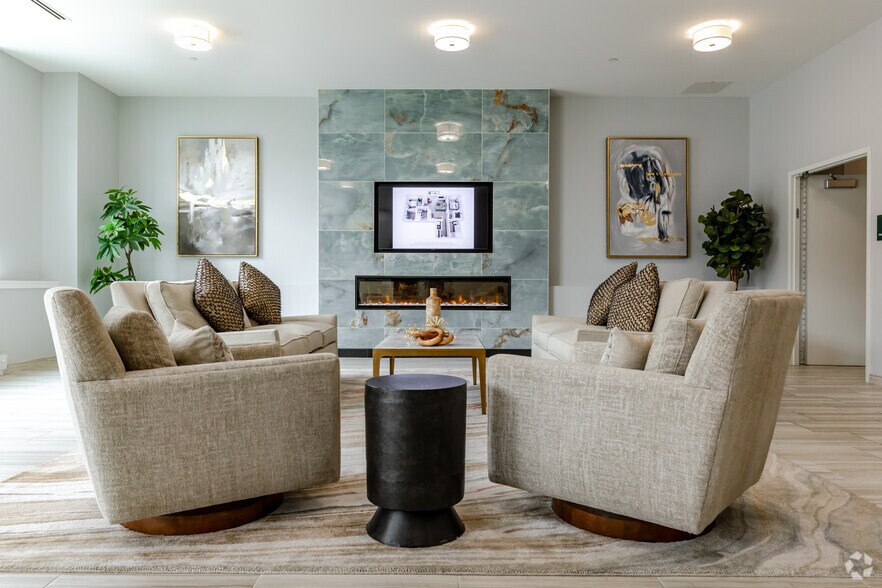 400 N Main St, Glen Ellyn, IL à louer - Hall d’entrée – Image 3 sur 5