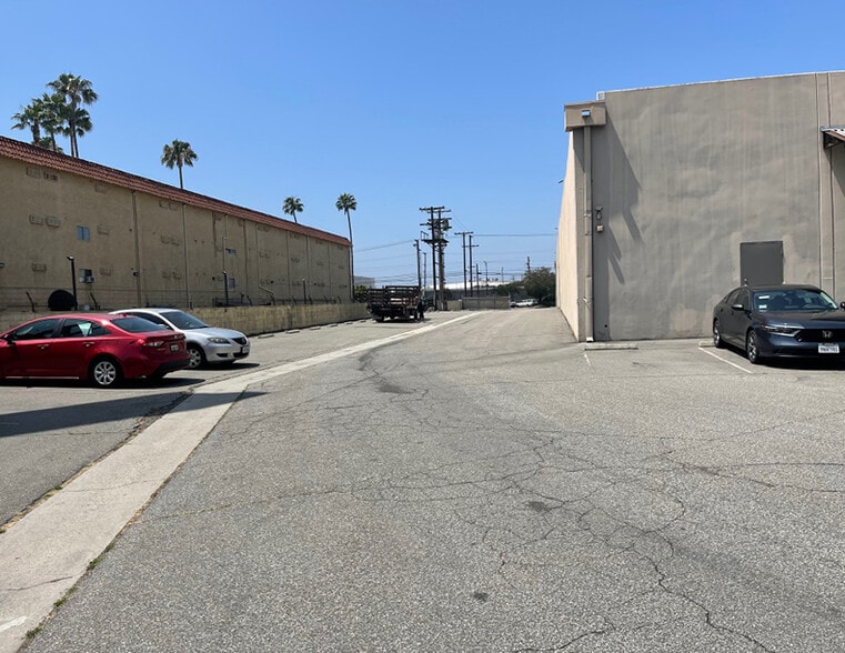 2930 N San Fernando Blvd, Burbank, CA à vendre - Photo de l’immeuble – Image 2 sur 6