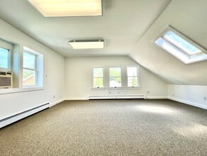 7 Muchmore Ln, East Hampton, NY à louer Photo intérieure– Image 2 sur 2