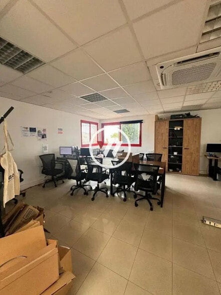 620 Avenue De La Roche-Fourcade, Aubagne à louer - Photo de l’immeuble – Image 2 sur 9