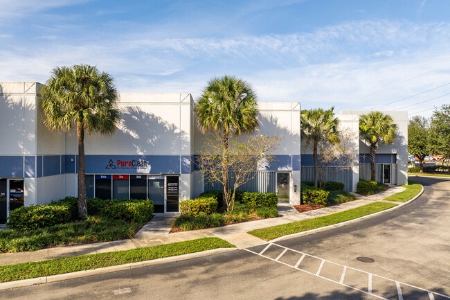 Plus de détails pour 4350-4380 Oakes Rd, Davie, FL - Local d'activités, Industriel/Logistique à louer