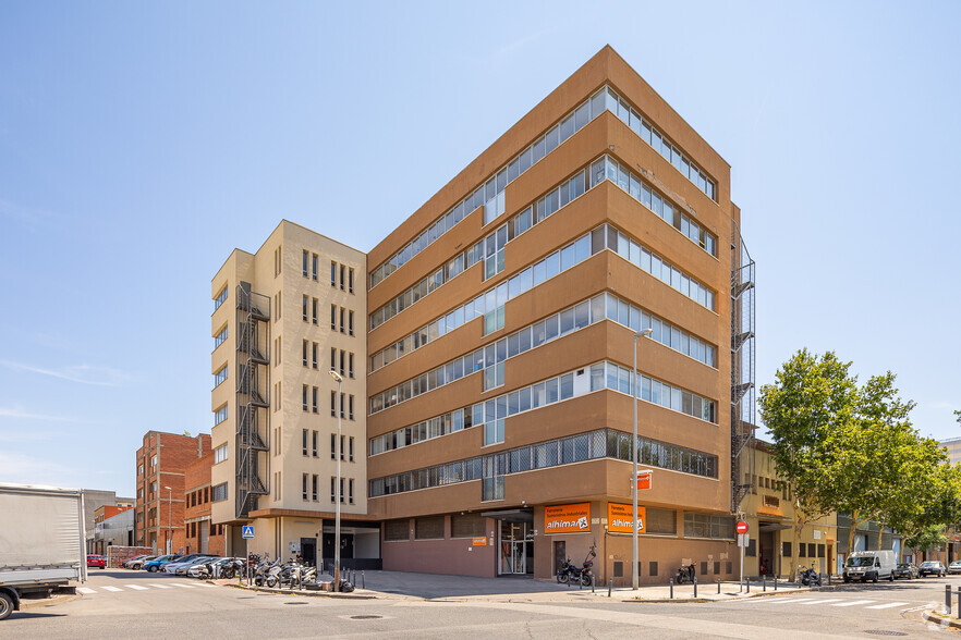 Industriel/Logistique dans L'Hospitalet de Llobregat, Barcelona à louer - Photo principale – Image 1 sur 1