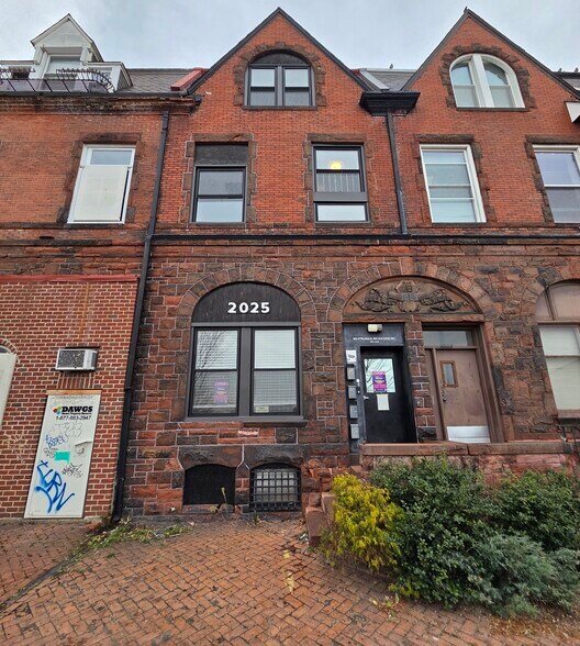 2025 Maryland Ave, Baltimore, MD à vendre - Photo de l’immeuble – Image 3 sur 11