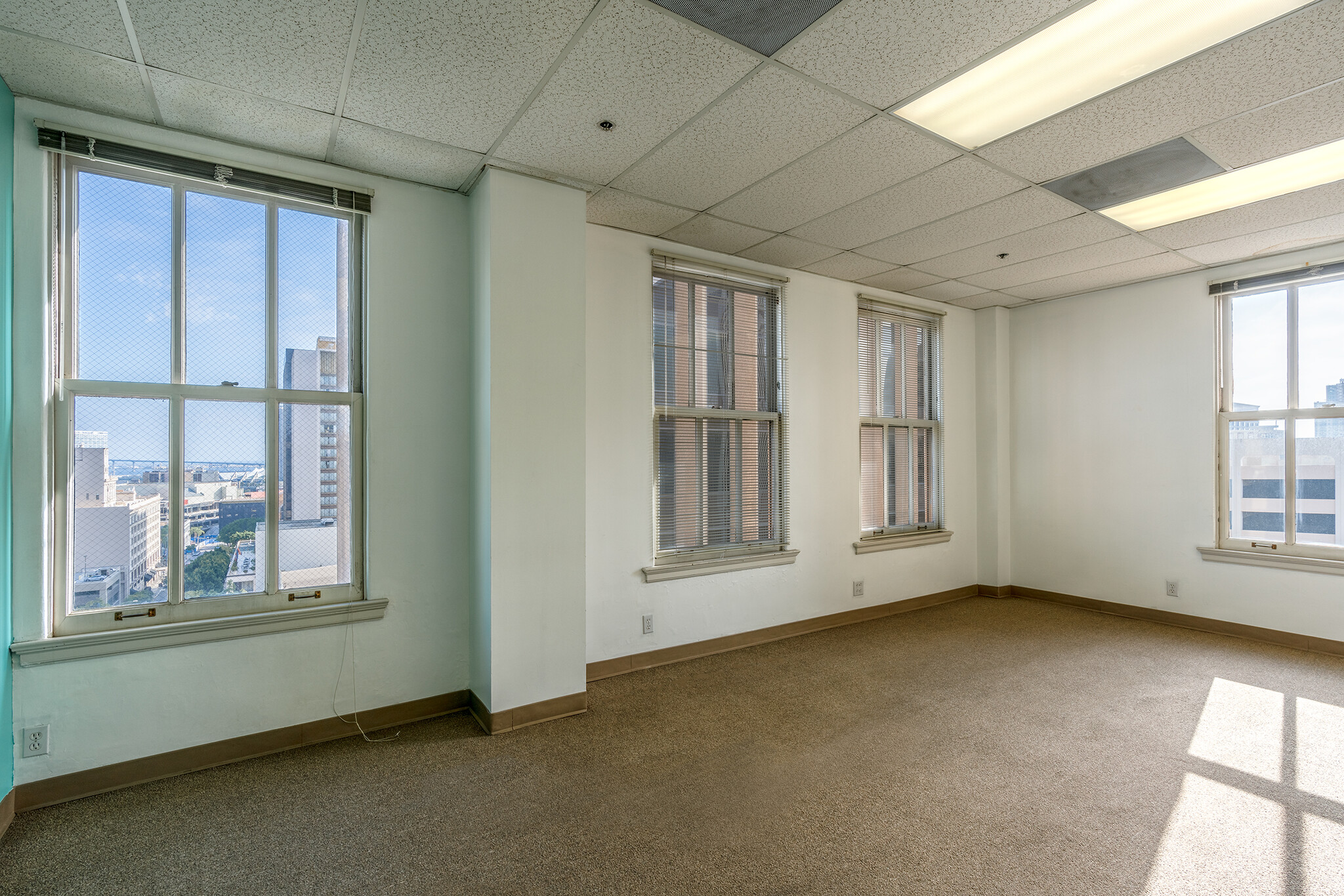 233 A St, San Diego, CA à vendre Photo intérieure– Image 1 sur 7