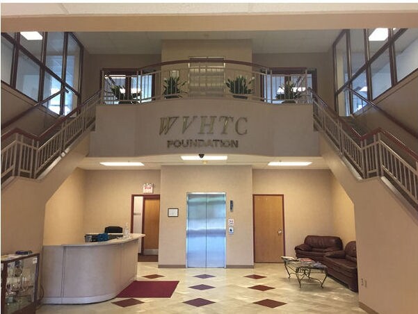 1000 Technology Dr, Fairmont, WV à louer - Photo intérieure – Image 2 sur 19