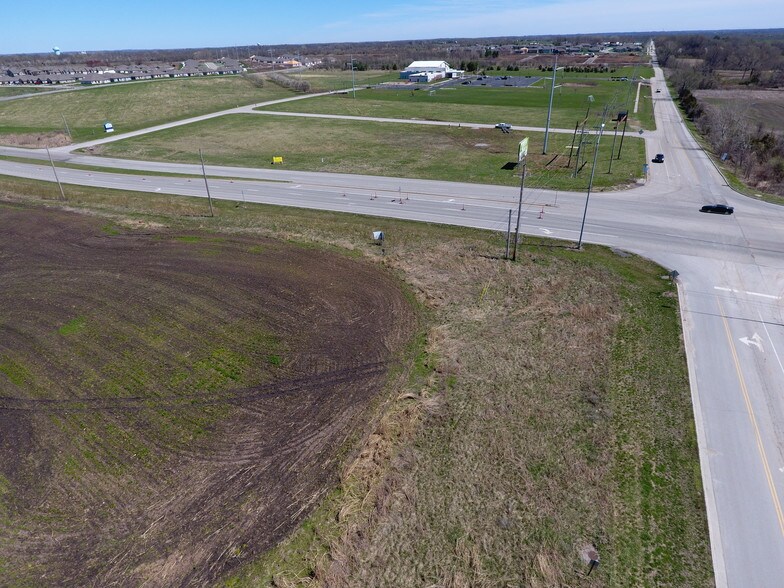 26310 SW Wyatt Rd, Blue Springs, MO à vendre - Aérien – Image 1 sur 4