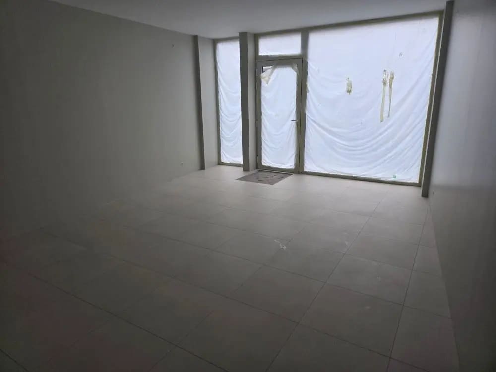 235 Rue De Charenton, Paris à louer Photo de l’immeuble– Image 1 sur 8