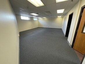 3 Neptune Rd, Poughkeepsie, NY à louer Photo intérieure– Image 1 sur 3