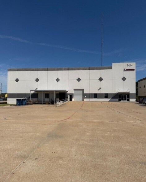 7444 Fairbanks N Houston Rd, Houston, TX à louer - Photo de l’immeuble – Image 2 sur 3