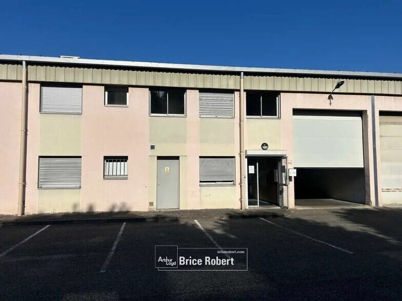 Bureau dans Champagne-au-Mont-d'Or à louer - Photo de l’immeuble – Image 1 sur 6