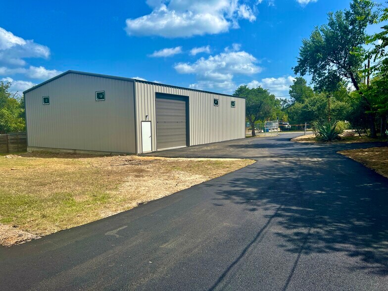 16001 Awalt Dr, Austin, TX à vendre - Photo de l’immeuble – Image 1 sur 44