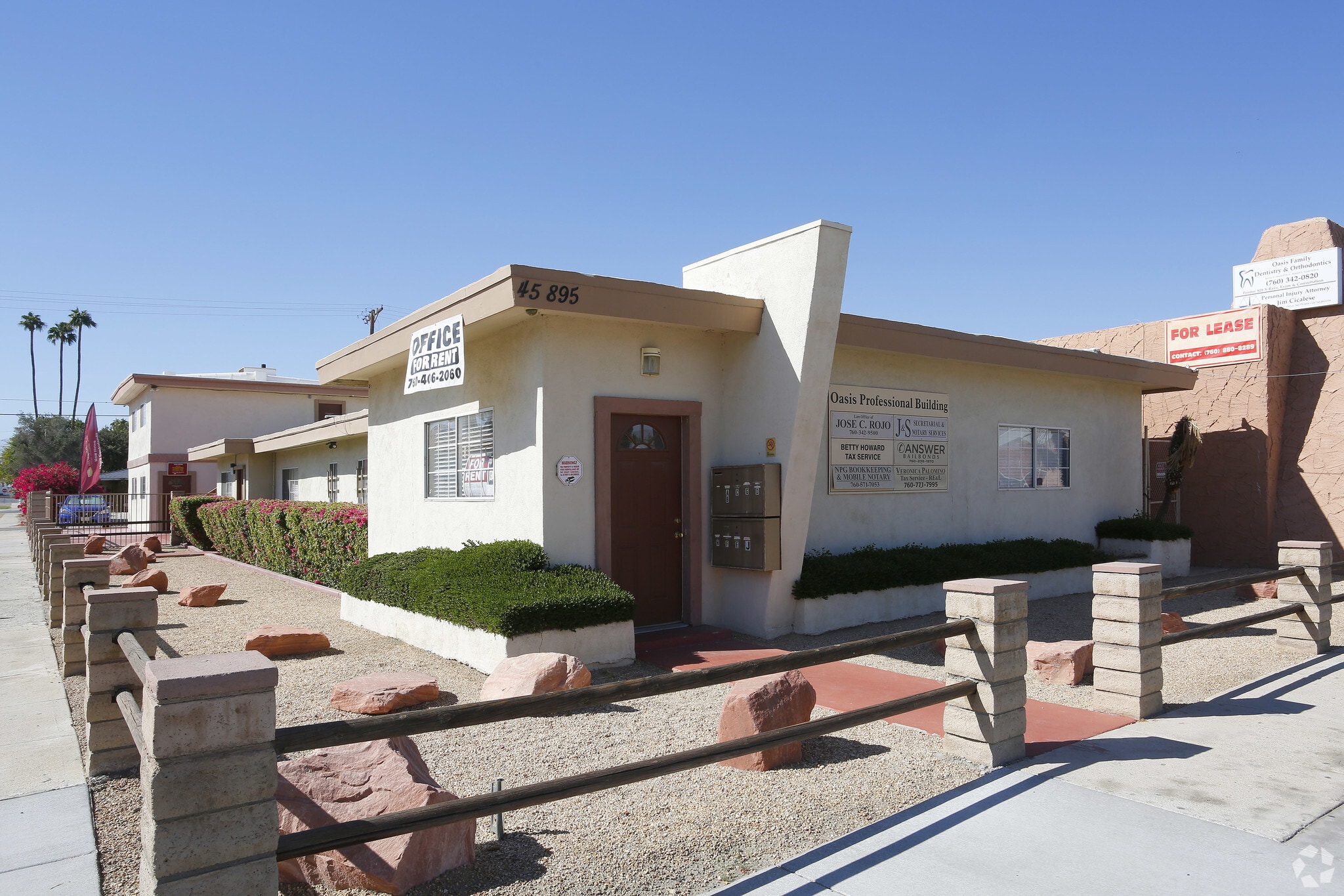 45895 Oasis St, Indio, CA à louer Photo principale– Image 1 sur 13