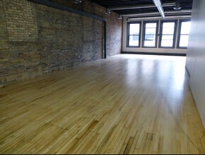 219 W 1st St, Duluth, MN à louer Photo intérieure– Image 1 sur 3