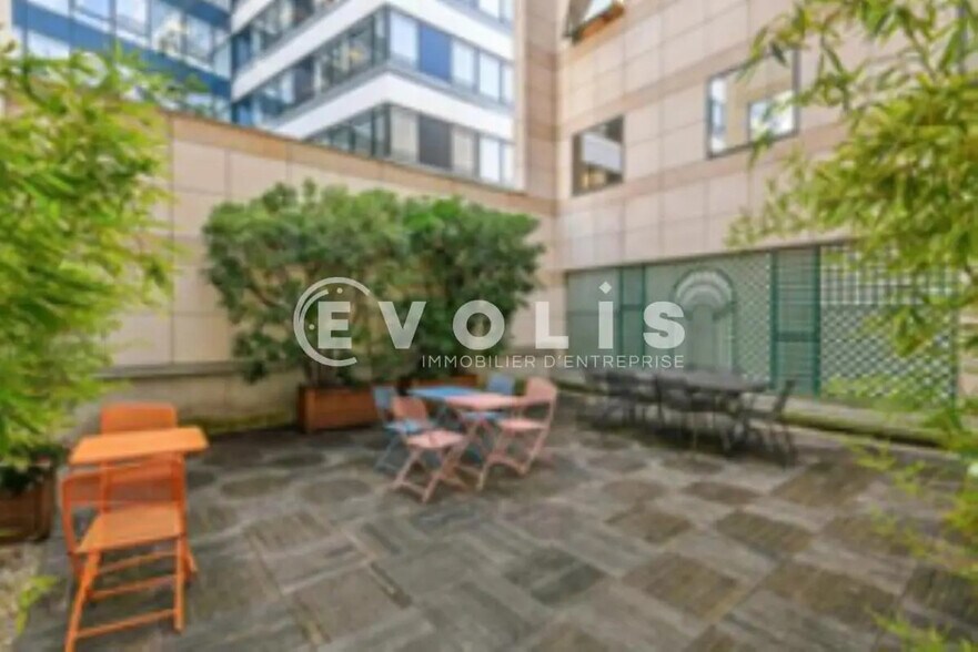 Bureau dans Levallois-Perret à louer - Photo de l’immeuble – Image 1 sur 12