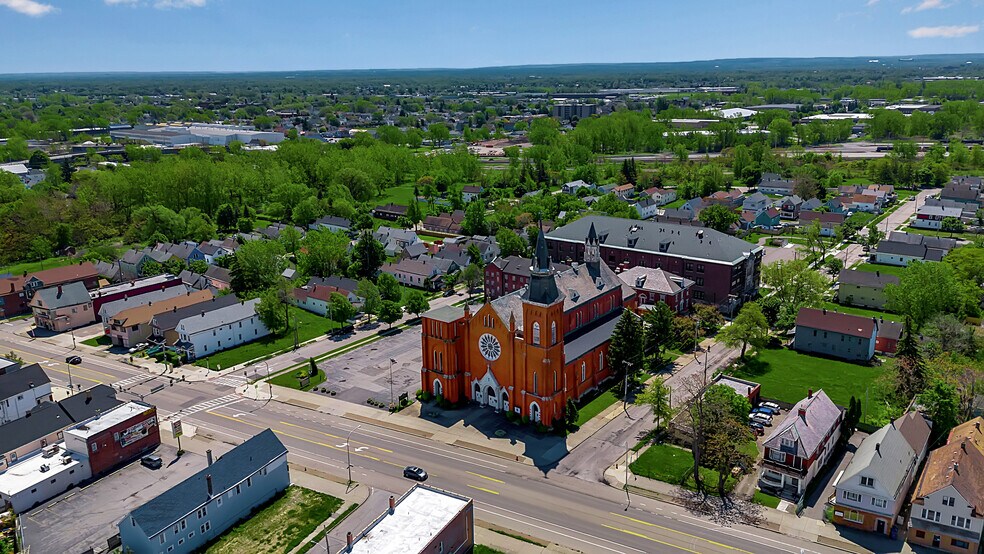 101 Swinburne St, Buffalo, NY à vendre - Photo de l’immeuble – Image 3 sur 31