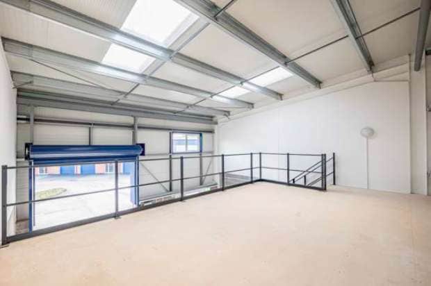 198-202 Broomhill Rd, Bristol, BST BS4 4UA - Lot 31 - - Photo intérieure - Image 1 of 3