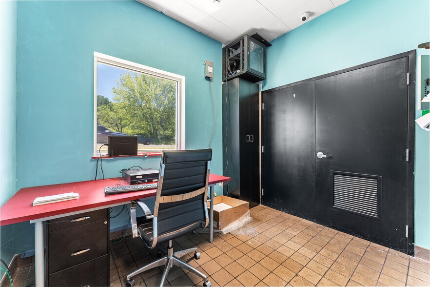 4280 W Martin Luther King Blvd, Fayetteville, AR à louer - Photo intérieure – Image 3 sur 26