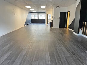 1666 W 8th Ave, Vancouver, BC à louer Photo intérieure– Image 2 sur 2