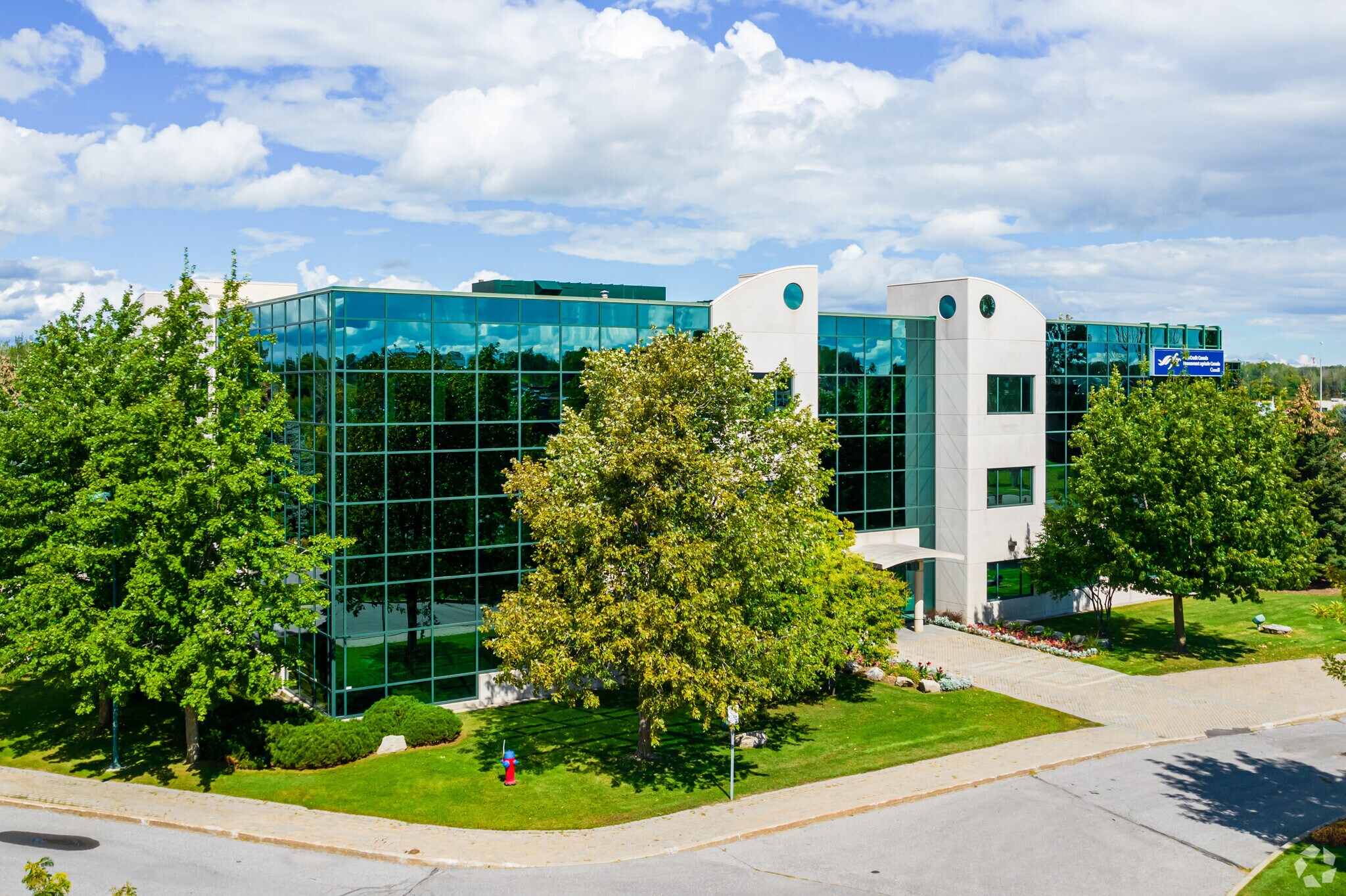 309 Legget Dr, Ottawa, ON à louer Photo de l’immeuble– Image 1 sur 7