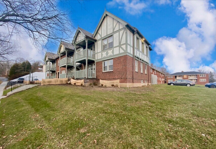 109 Brookford Rd, Syracuse, NY à vendre - Photo de l’immeuble – Image 3 sur 3