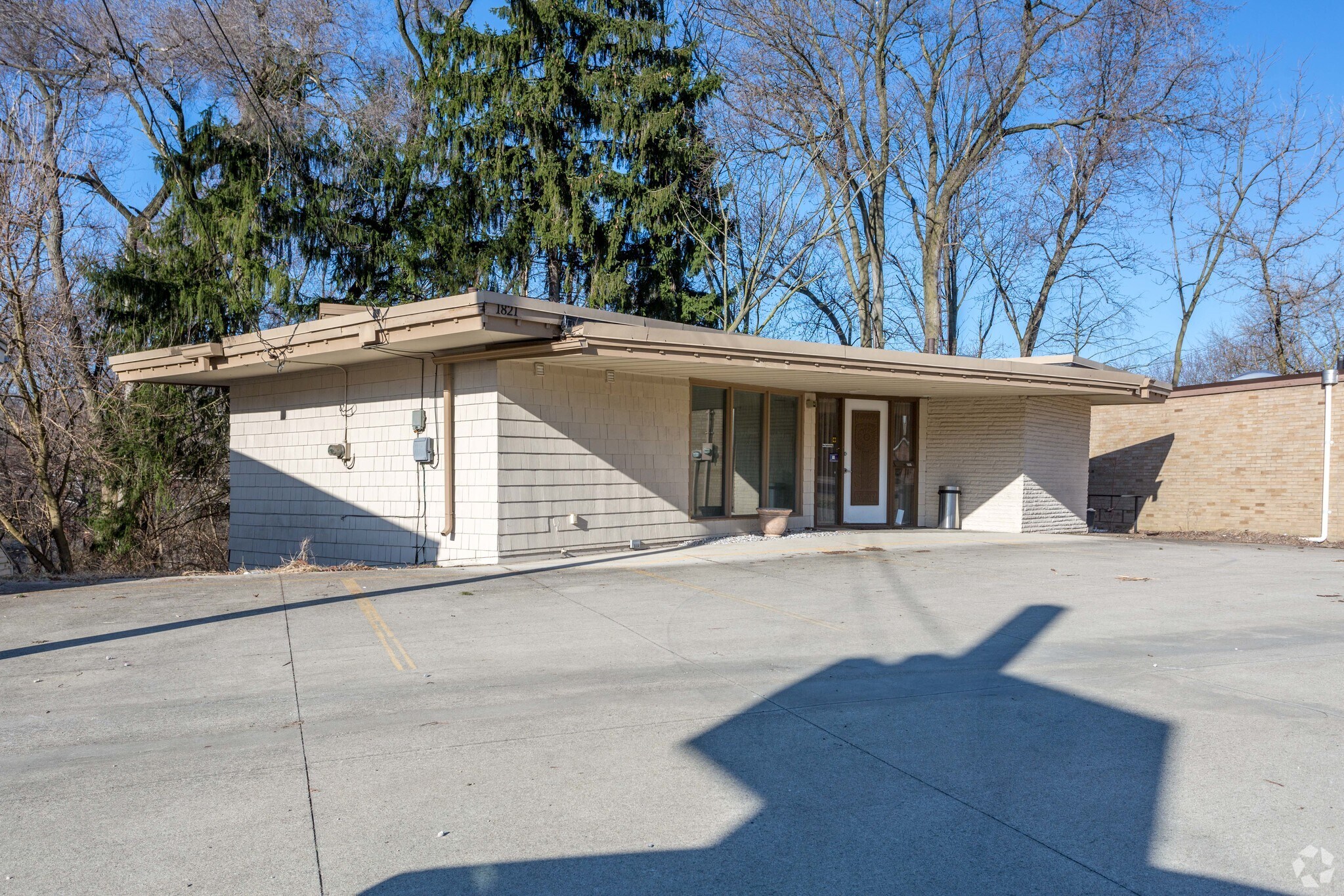 1821 Fulton Dr NW, Canton, OH à vendre Photo principale– Image 1 sur 9
