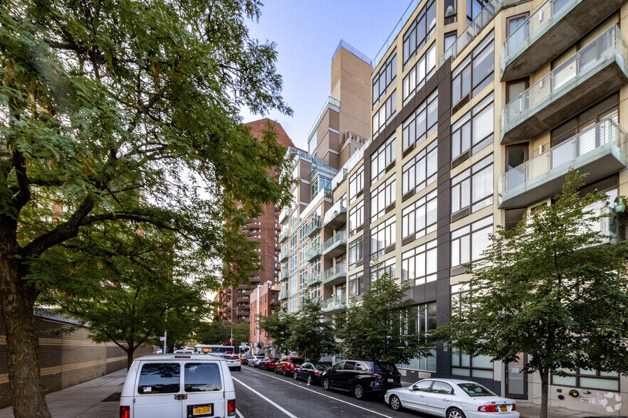 344-346 E 110th St, New York, NY à louer - Photo de l’immeuble – Image 2 sur 10