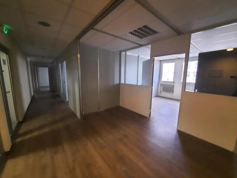 Bureau dans Rouen à louer - Photo de l’immeuble – Image 3 sur 11