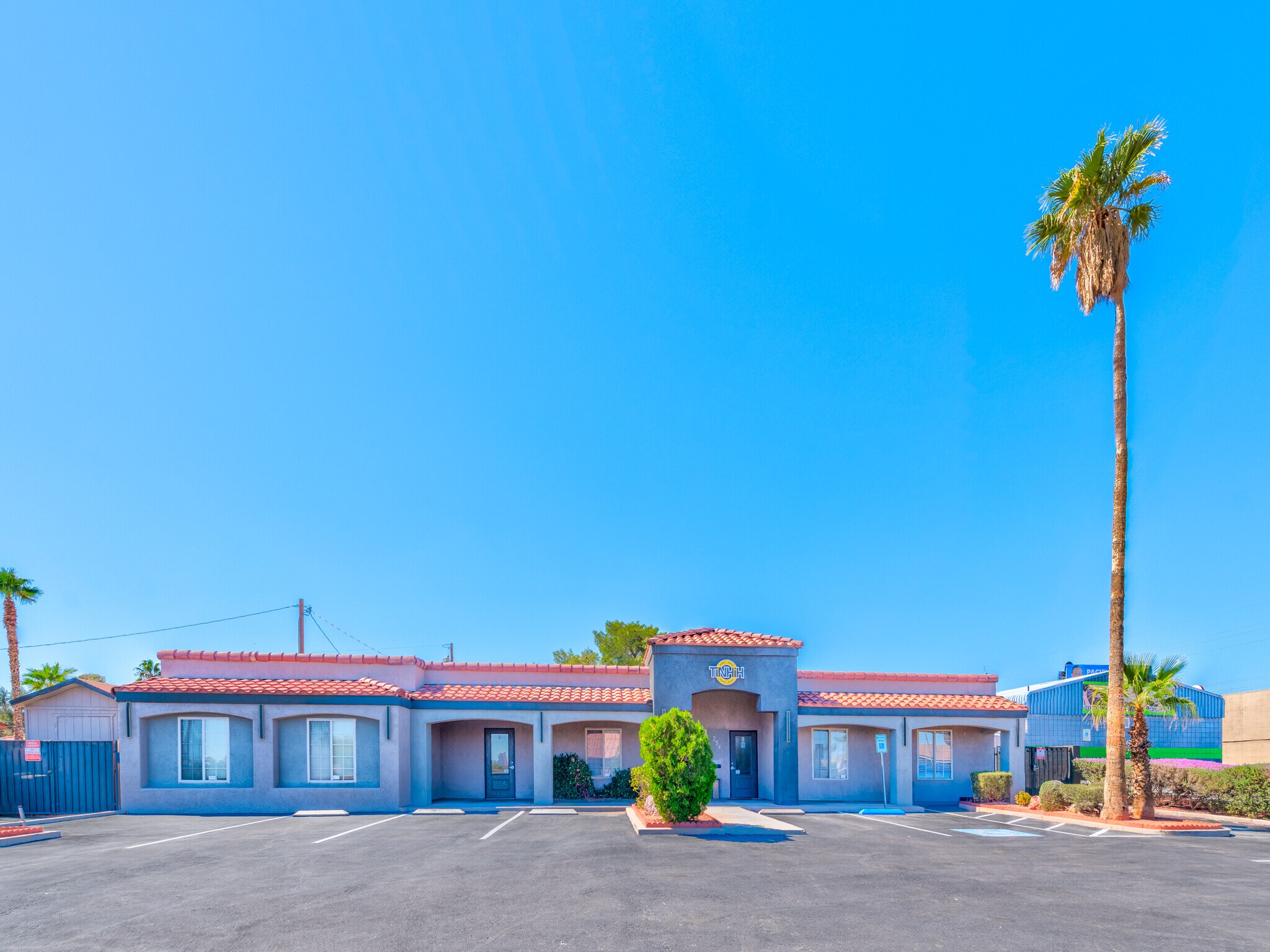 2545-2595 S Torrey Pines portefeuille de 2 biens à vendre sur LoopNet.fr Photo de l’immeuble– Image 1 sur 36