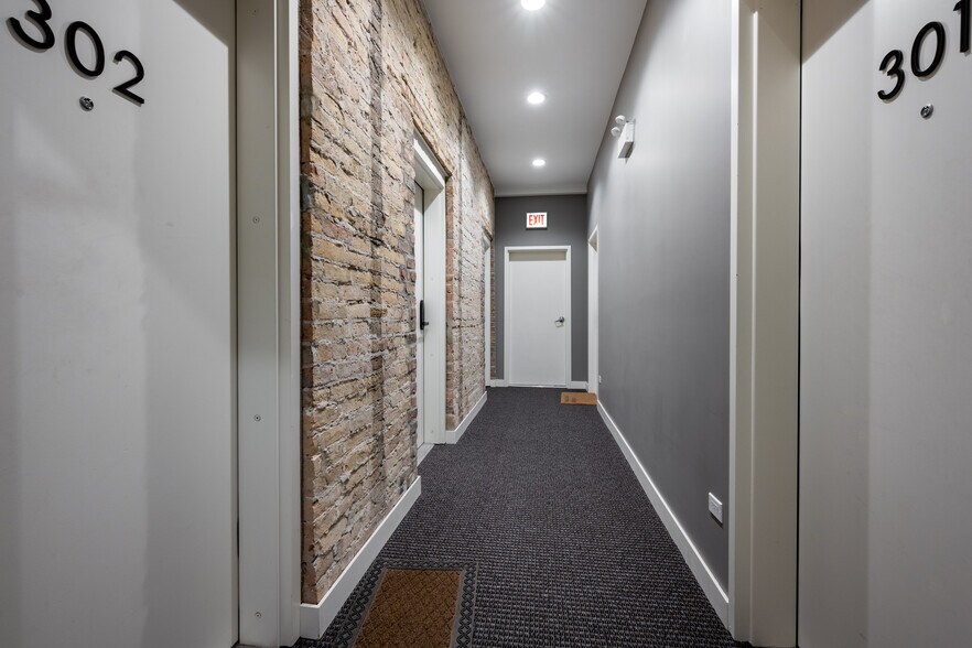1523 W Chicago Ave, Chicago, IL à vendre - Photo de l’immeuble – Image 3 sur 24