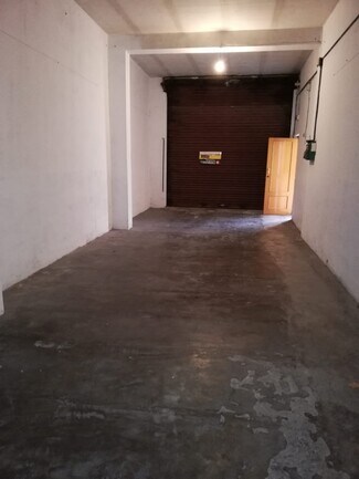 Plus de détails pour Local commercial à vendre