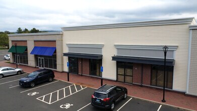 21 Ensign Dr, Avon, CT à louer Photo de l’immeuble– Image 2 sur 3