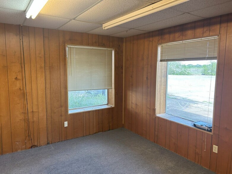 9225 Leopard St, Corpus Christi, TX à vendre - Photo de l’immeuble – Image 3 sur 7
