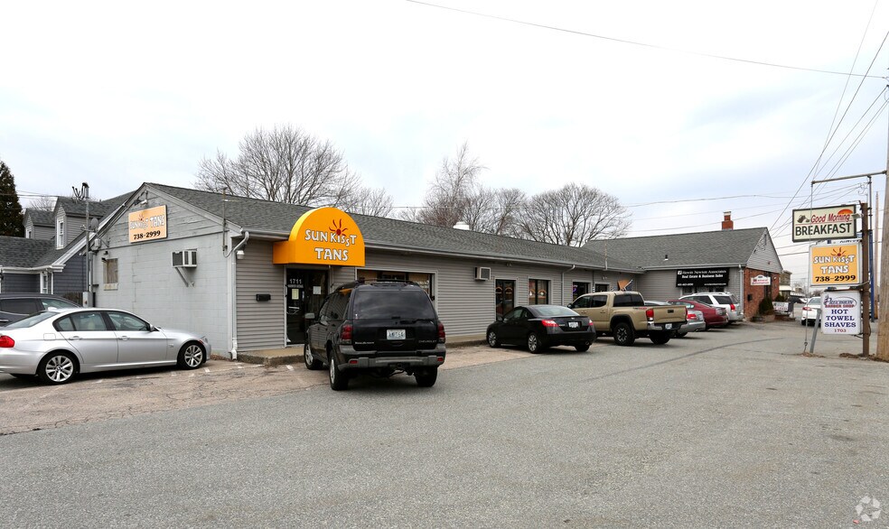 1697-1711 Warwick Ave, Warwick, RI à vendre - Photo principale – Image 1 sur 9