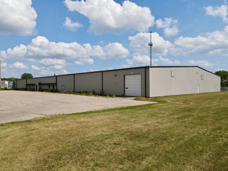 1701 Conant St, Elkhart, IN à louer - Photo de l’immeuble – Image 2 sur 12
