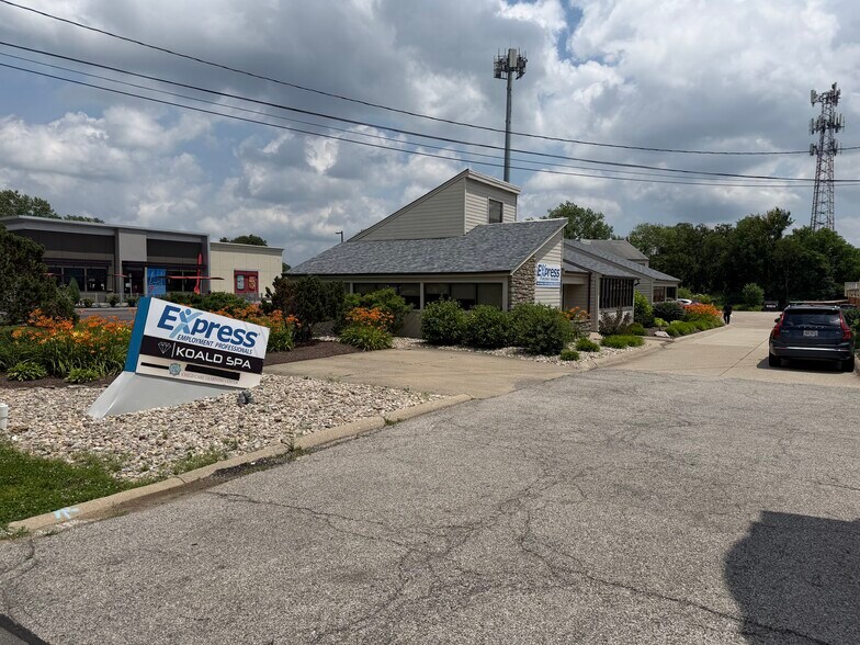 3551-3553 Springdale Rd, Cincinnati, OH à louer - Photo de l’immeuble – Image 2 sur 2