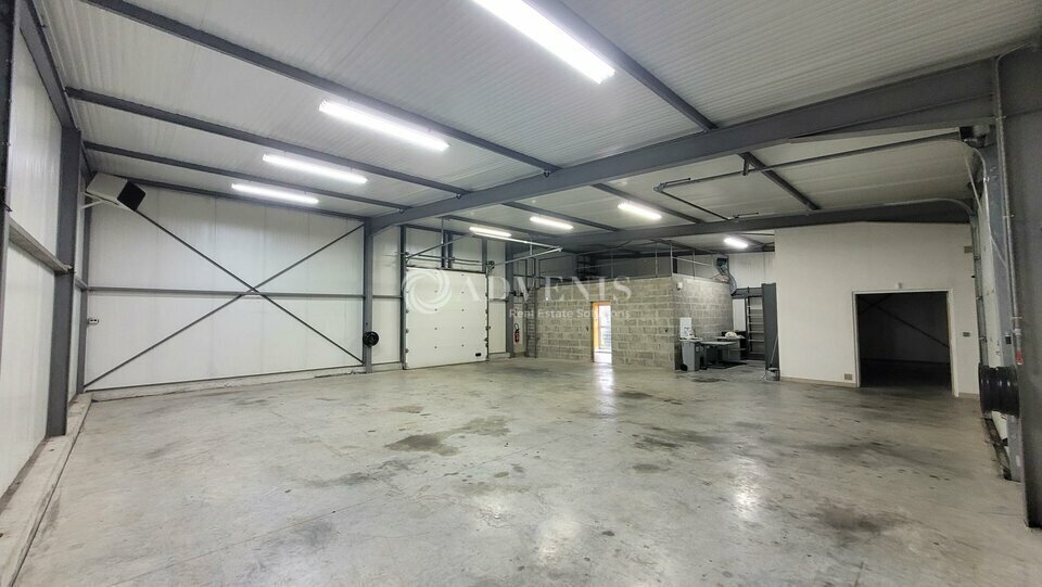 Local d'activités dans Le Pallet à vendre - Photo de l’immeuble – Image 3 sur 8