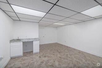 14000-14048 SW 140th St, Miami, FL à louer Photo intérieure– Image 2 sur 8