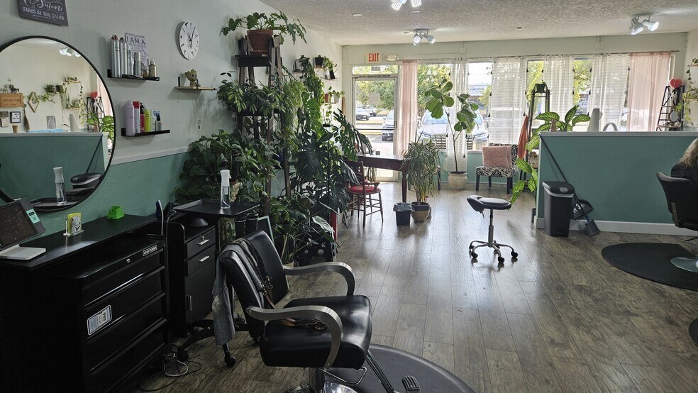 1051 14th Ave, Longview, WA à louer - Photo de l’immeuble – Image 3 sur 7