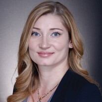 Nicole Apostolos
