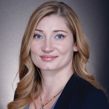 Nicole Apostolos