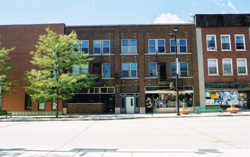 231-233 N Broadway, Green Bay, WI à vendre Photo de l’immeuble– Image 1 sur 5